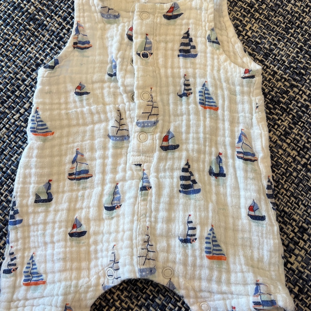 Angel dear Muslin romper sailboat pattern, 3-6 mo